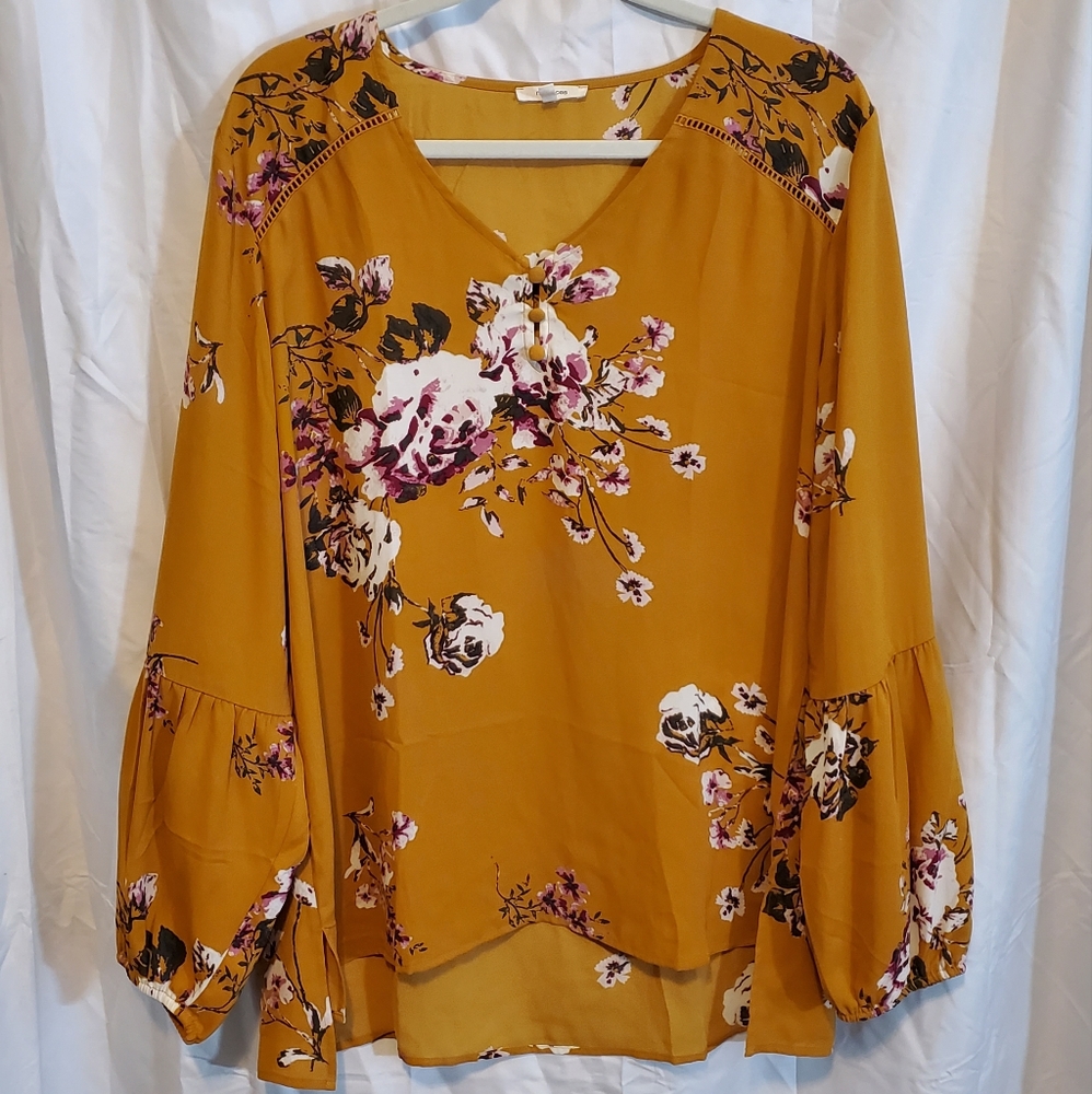*HTF* Maurices Lantern Sleeve Floral Top